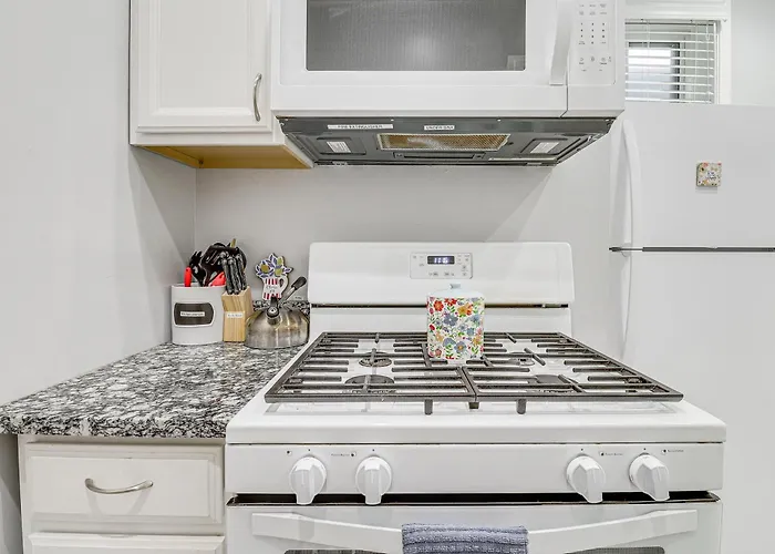 Walkable Lawrenceville Townhome W/ Patio!