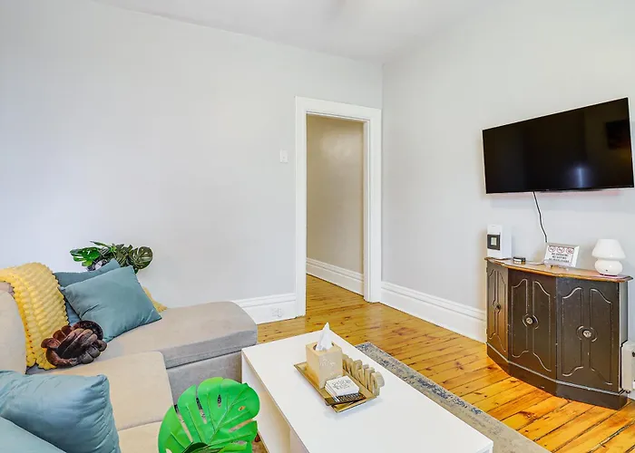 Walkable Lawrenceville Townhome W/ Patio! *
