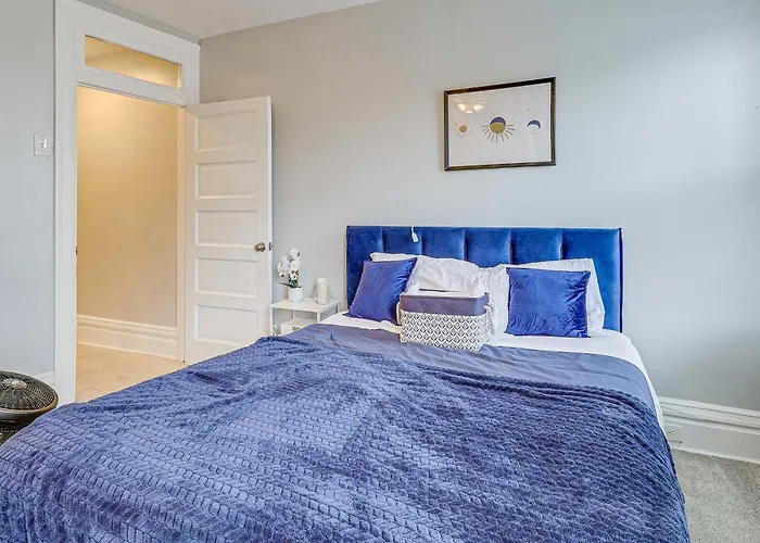 Walkable Lawrenceville Townhome W/ Patio! Ferienhaus *