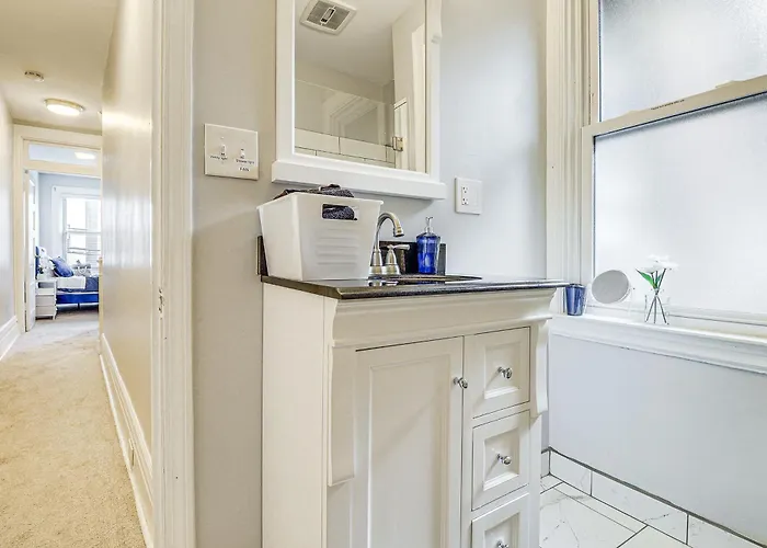 Walkable Lawrenceville Townhome W/ Patio! Ferienhaus Pittsburgh