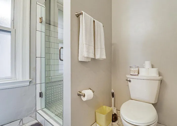 Walkable Lawrenceville Townhome W/ Patio! Ferienhaus *