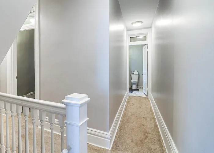 Walkable Lawrenceville Townhome W/ Patio! Ferienhaus *