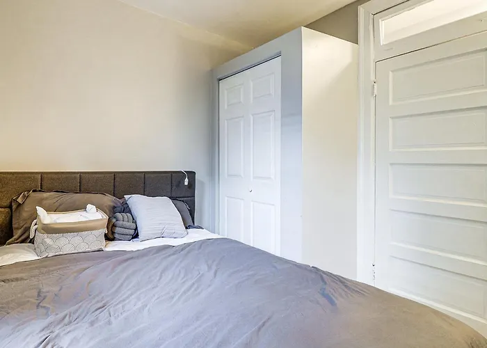 Walkable Lawrenceville Townhome W/ Patio! Pittsburgh