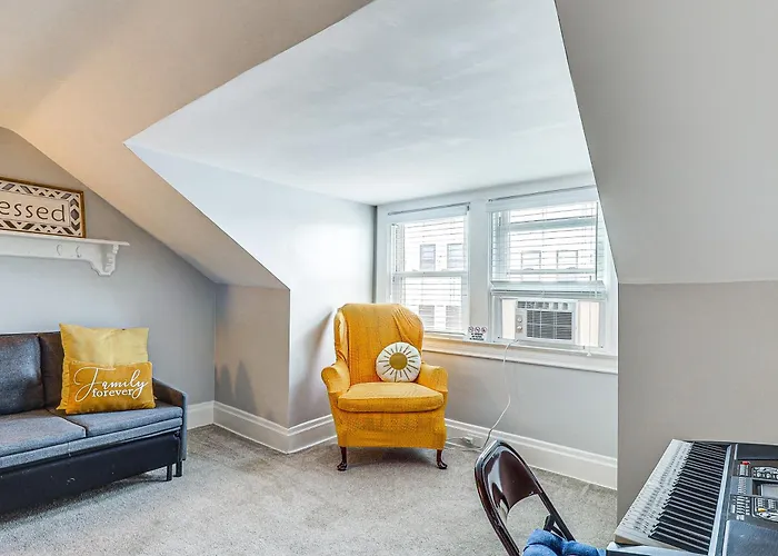 Walkable Lawrenceville Townhome W/ Patio! Pittsburgh