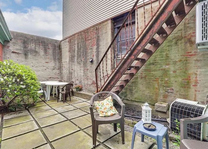 Walkable Lawrenceville Townhome W/ Patio! Ferienhaus Pittsburgh